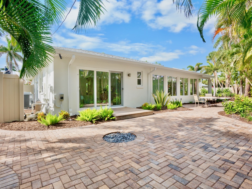 The Palm by Lido Key Vacations