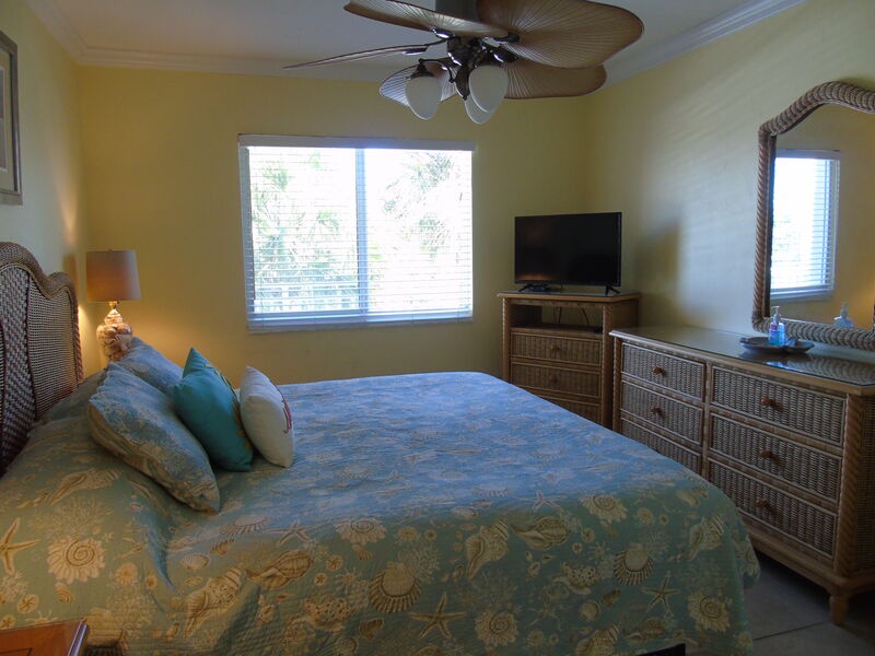 Primary Bedroom, King bed