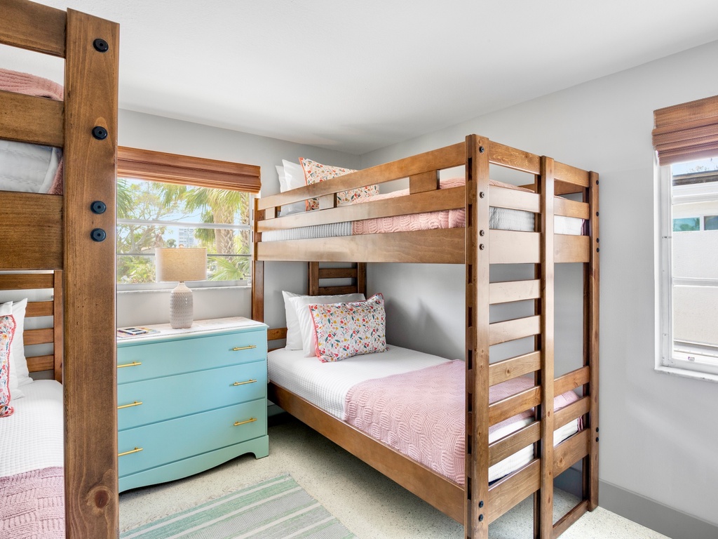 Third Bedroom, Two Twin/Twin Bunks