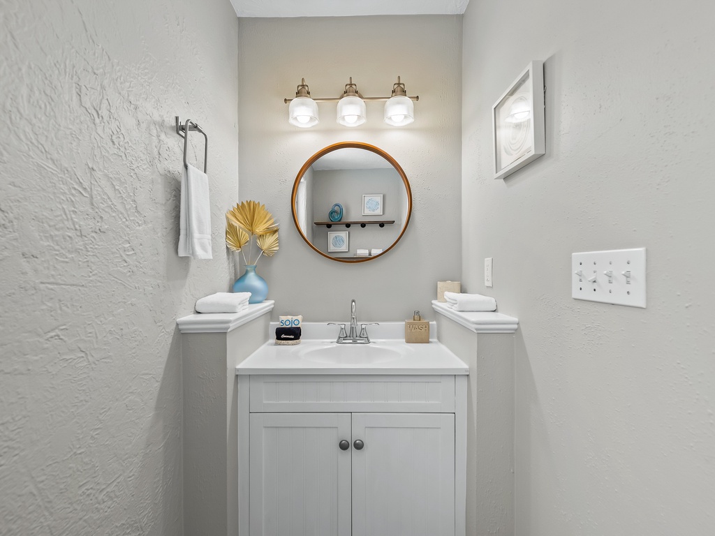 Third Bedroom (Second Cottage), Ensuite Bathroom