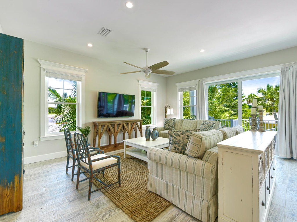 Living Room - Queen Sleeper