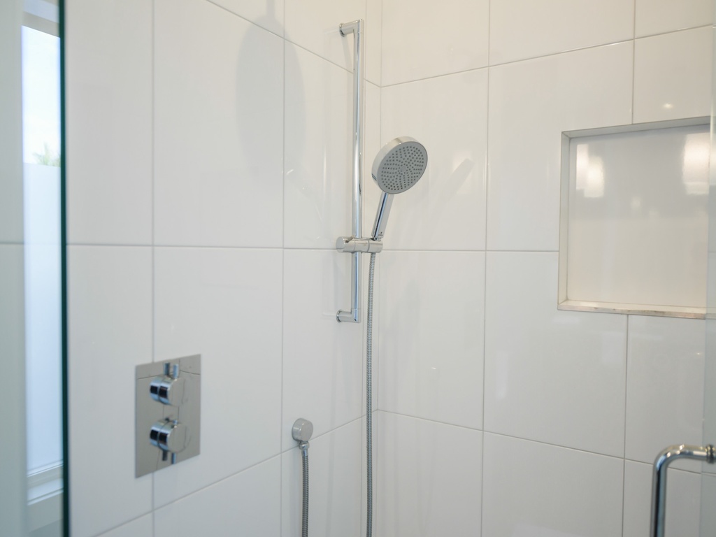 Bunk Room - Bathroom Shower