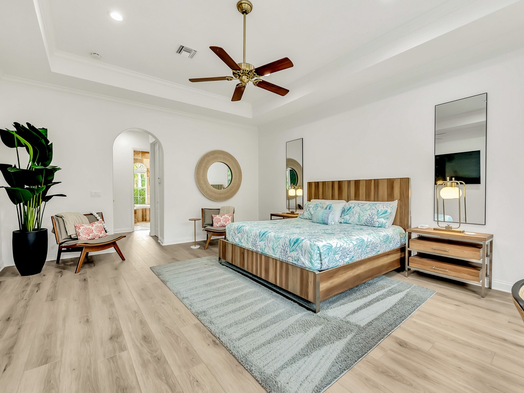 Primary Bedroom, King bed