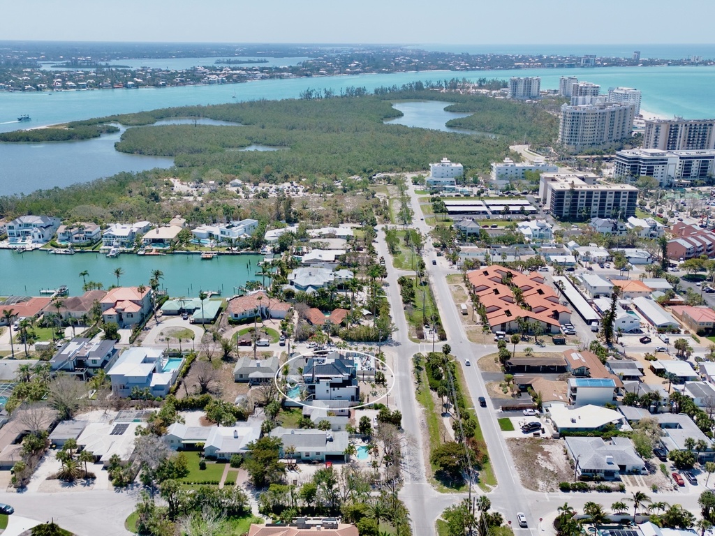 Aqua Breeze by Lido Key Vacations