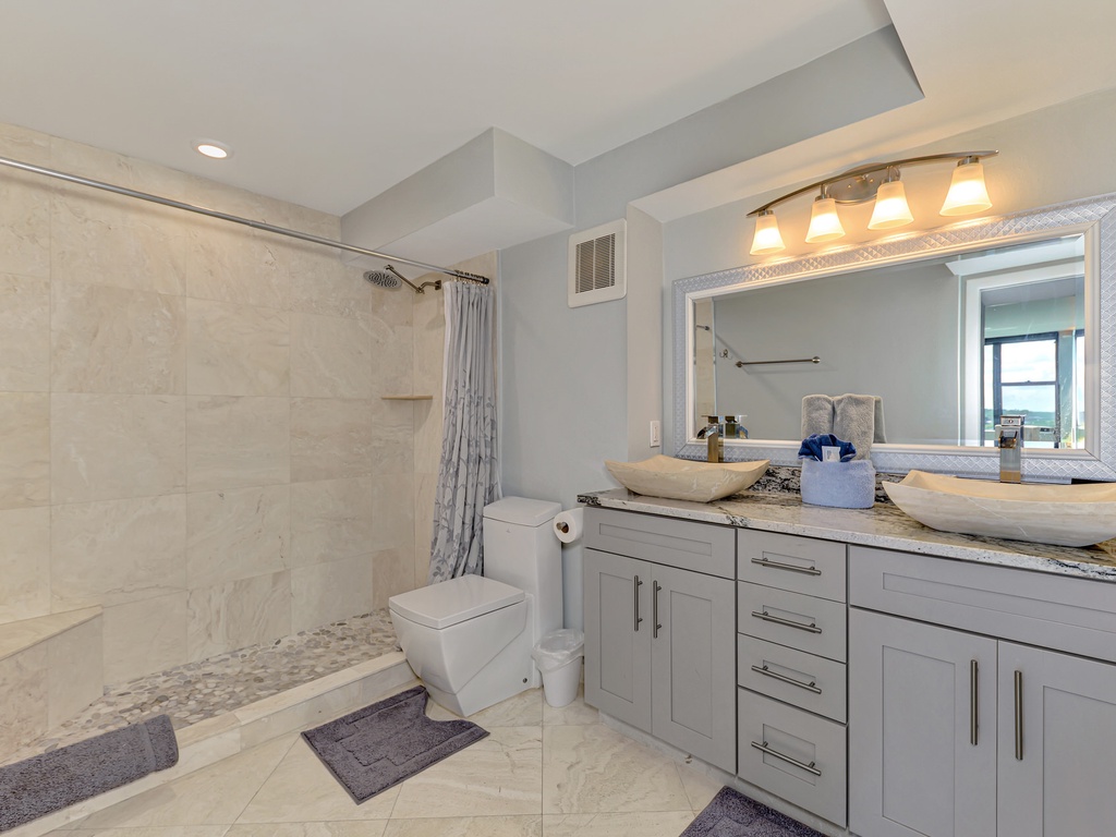 Primary Bathroom, Ensuite