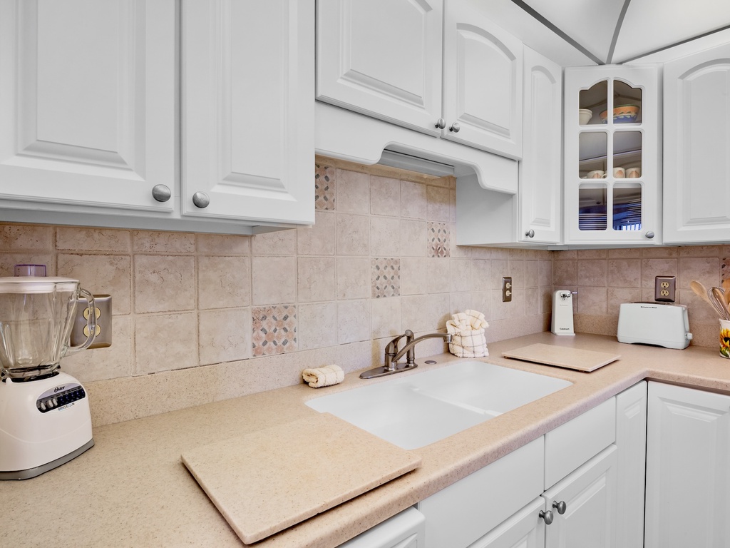 Harbor Towers Unit 501 by Tropical Sands Accommodations
