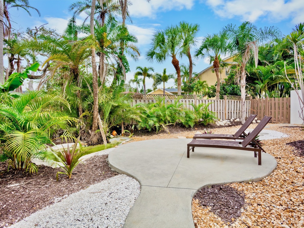 Sun Lounge Chairs