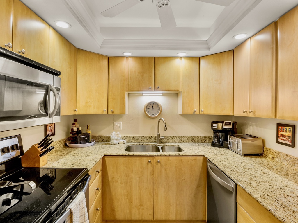 Harbor Towers Unit 415 by Tropical Sands Accommodations