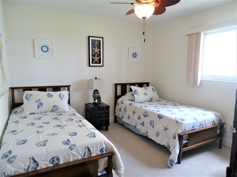 Second Bedroom - Two twin beds
