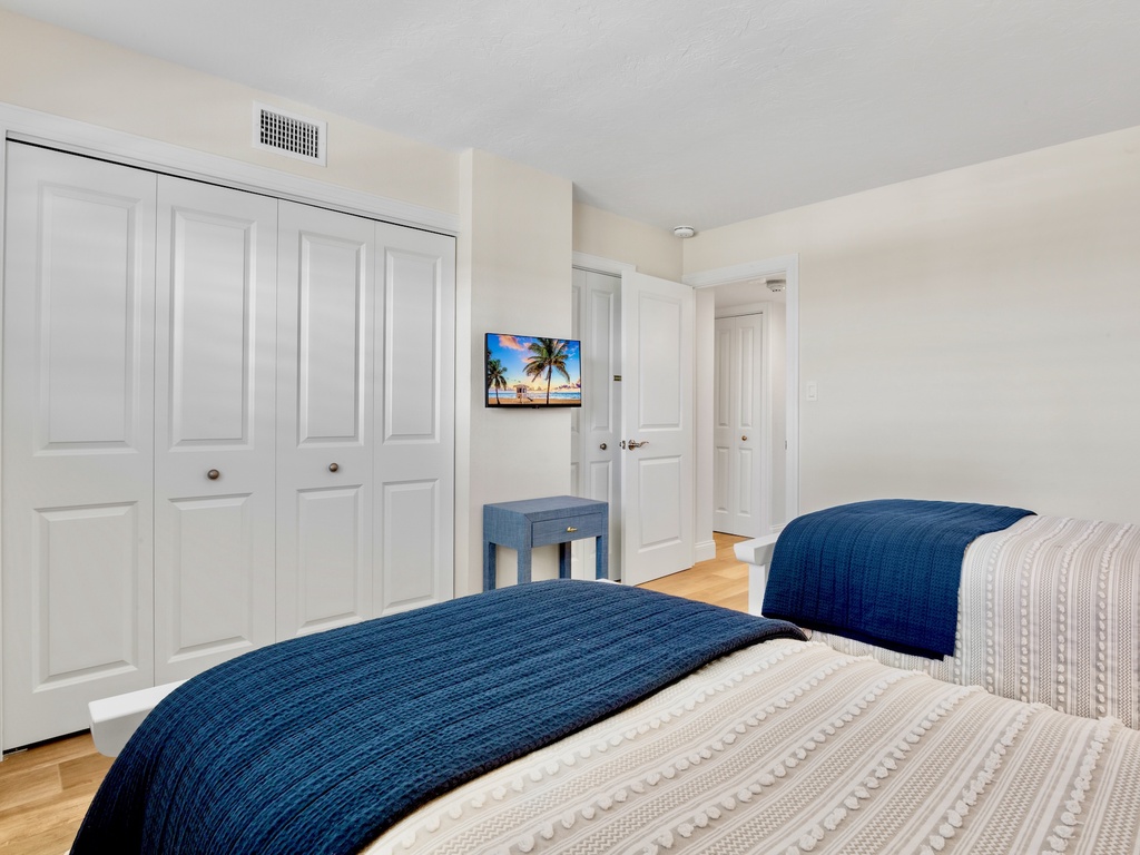Gulf and Bay Club C607 by Tropical Sands Accommodations