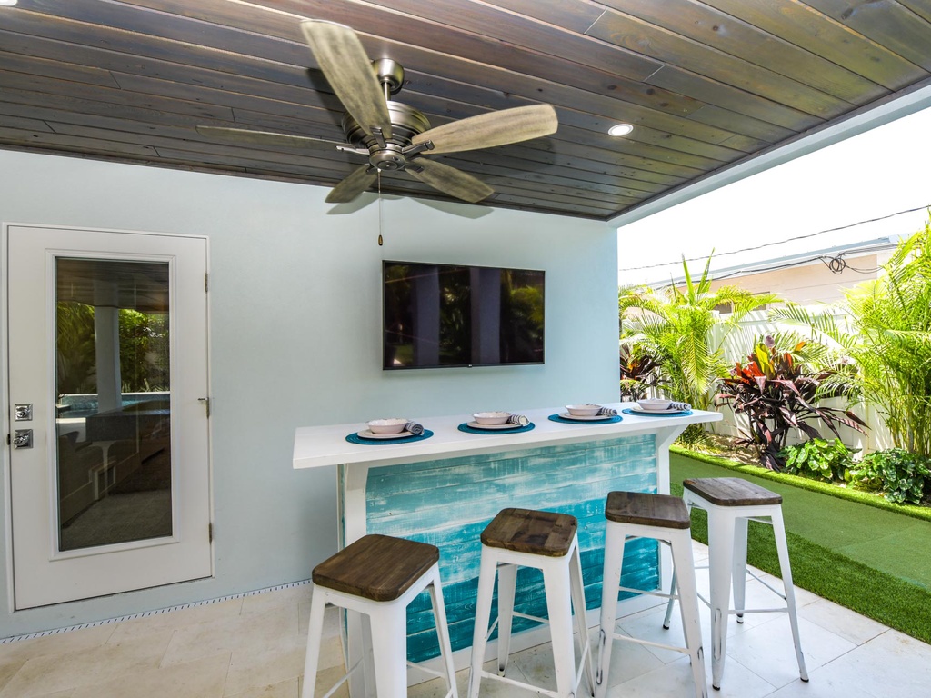 Pool Bar
