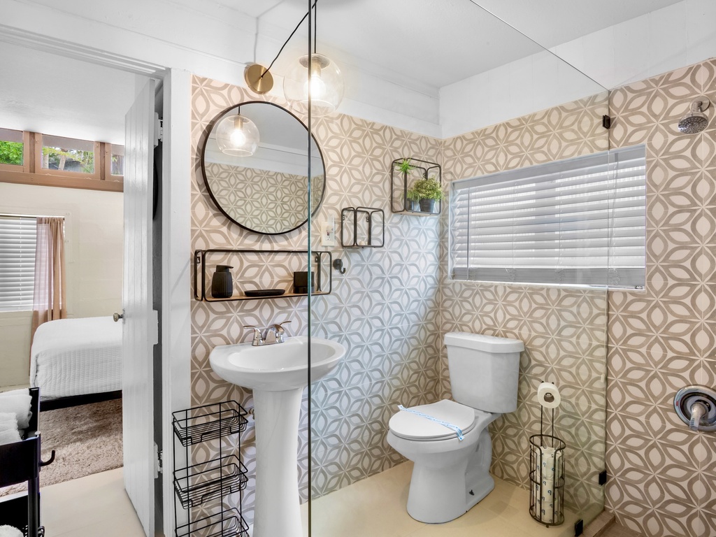 Bathroom, Jack-n-Jill