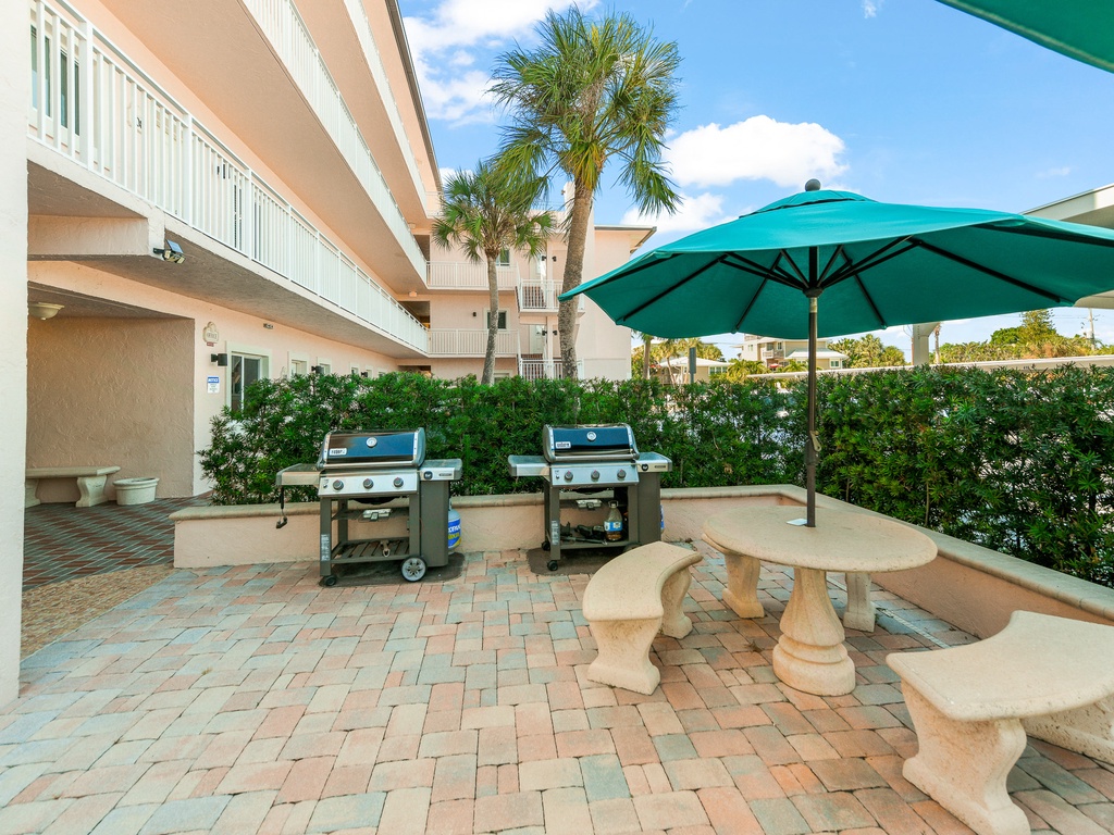 Sunset Royale - Tropical Sands Accommodations