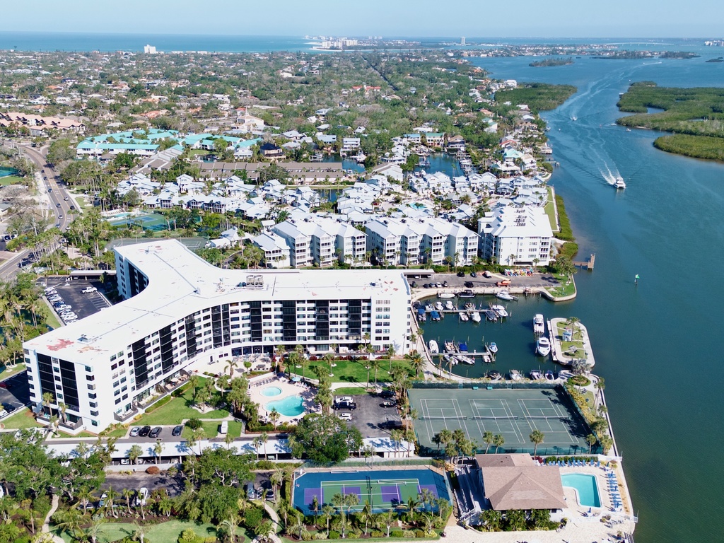 Harbor Towers 420 by Tropical Sands Accommodations