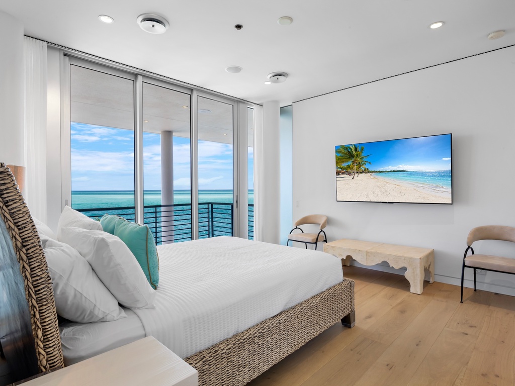 Second Bedroom, King