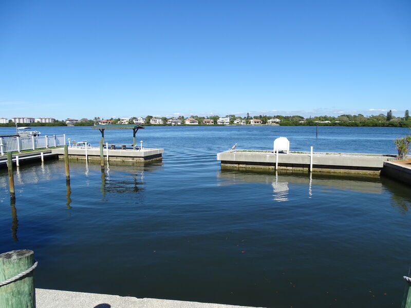 Community fishing pier