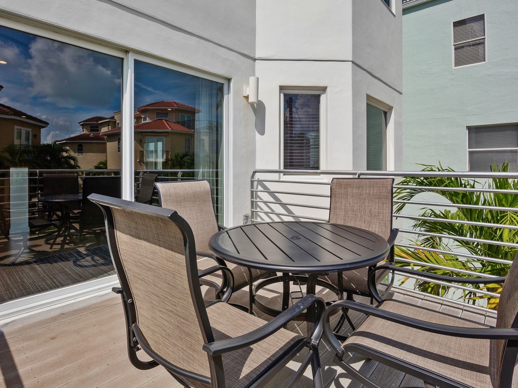 Balcony, Dining Area