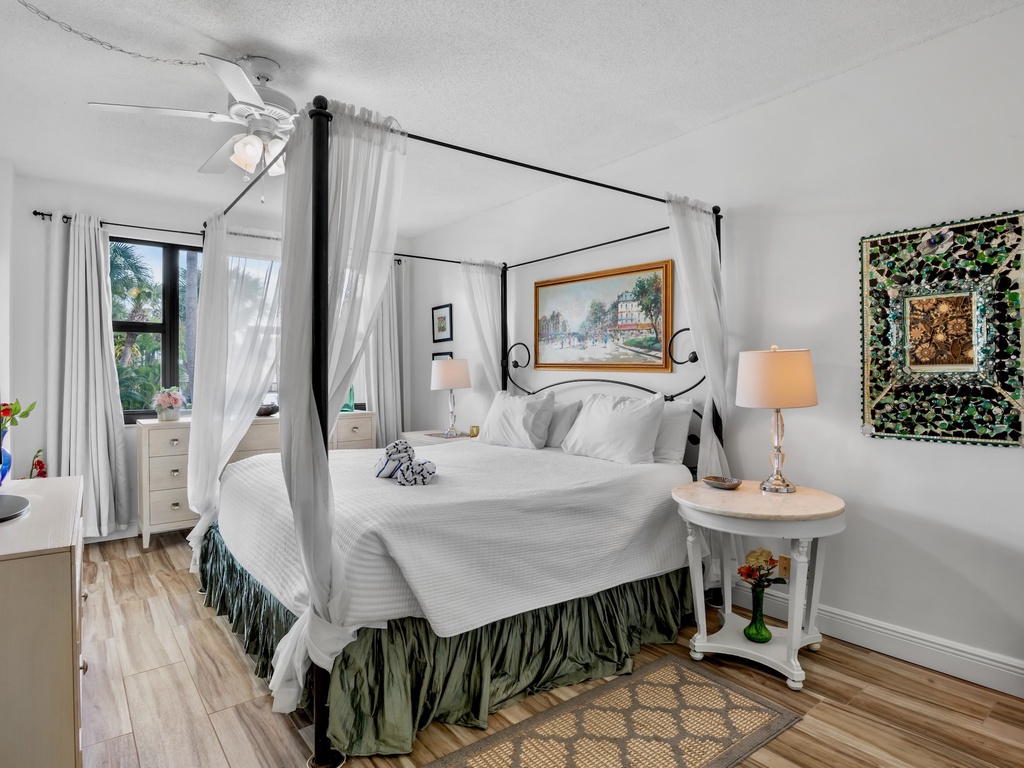 Primary Bedroom, King bed