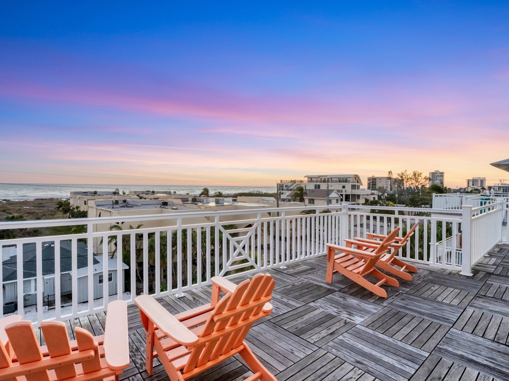 Balcony, Fourth Floor