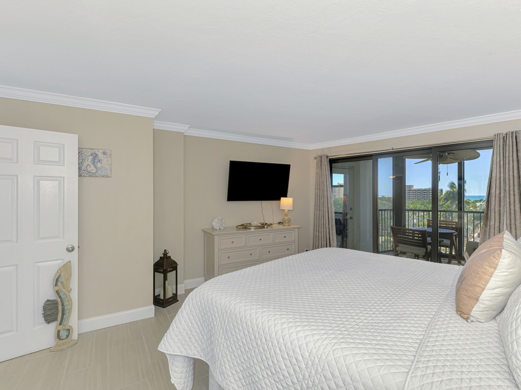 Primary Bedroom, King
