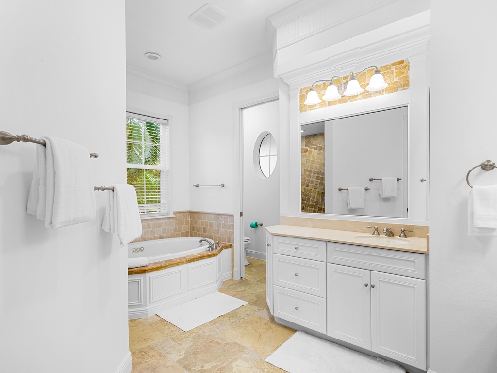 Primary Bathroom, Ensuite