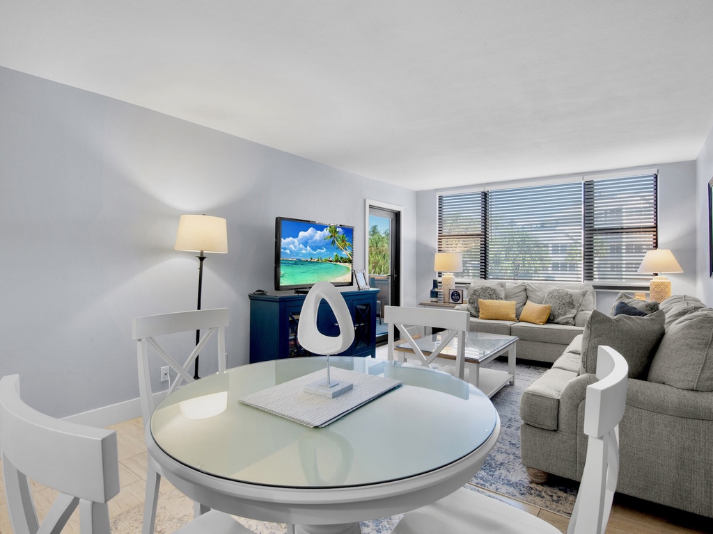 Harbor Towers Unit 212 by Tropical Sands Accommodations