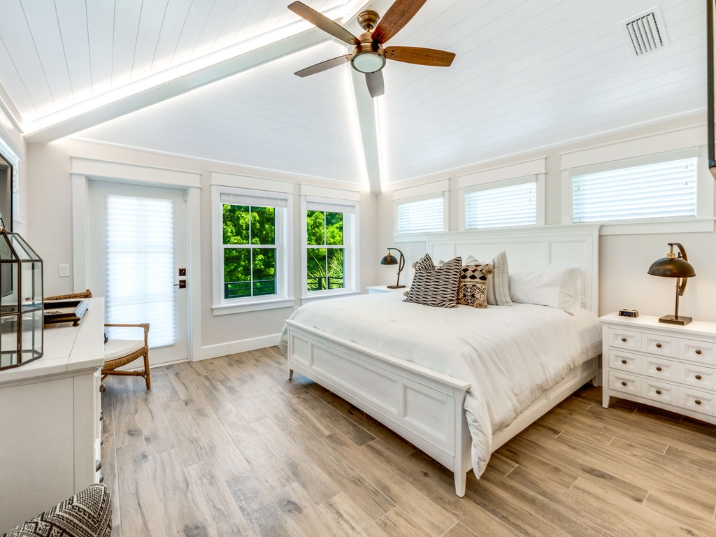 Primary Bedroom (3rd floor), King bed