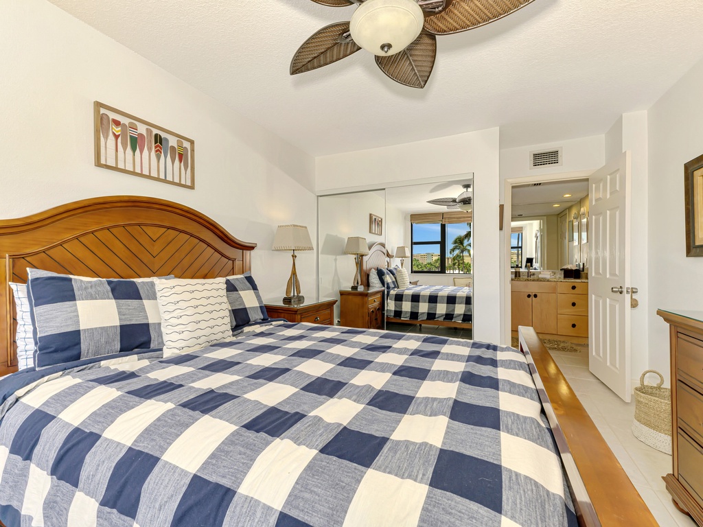 Second Bedroom, Queen