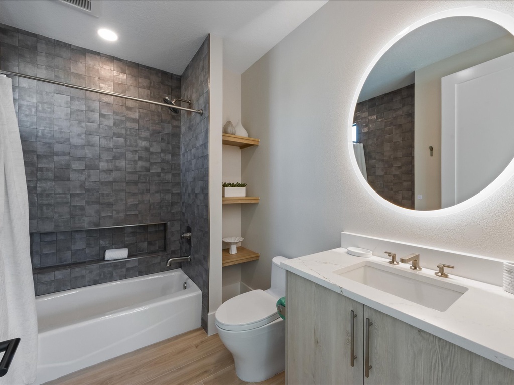 Third Bedroom, Ensuite