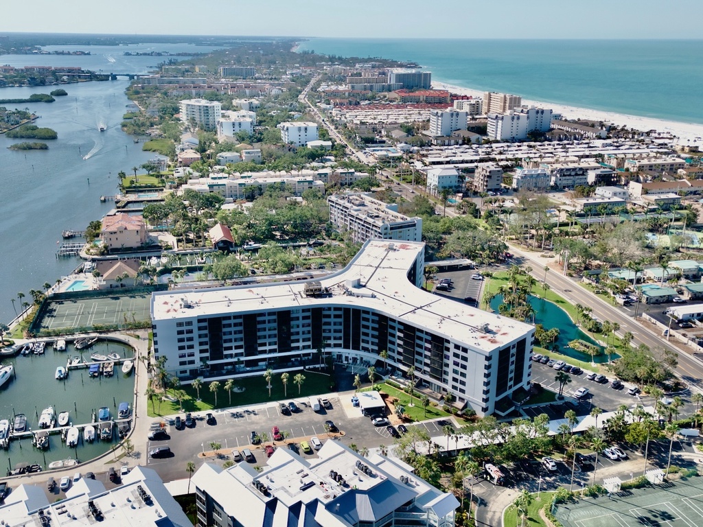 Harbor Towers 420 by Tropical Sands Accommodations
