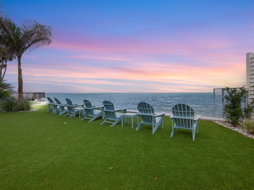 Stunning Oceanfront Seating