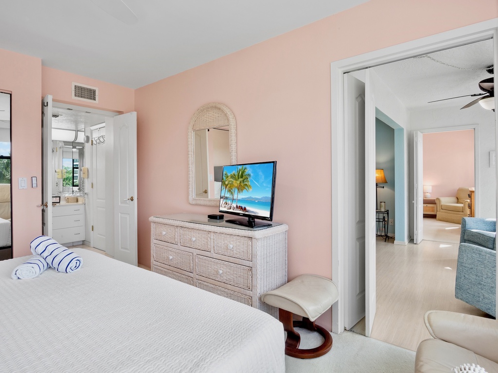 Harbor Towers Unit 303 by Tropical Sands Accommodations