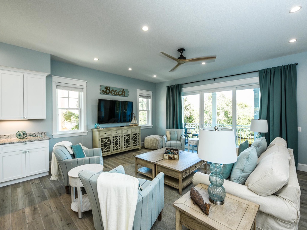 Come have a movie night, there's plenty of space !