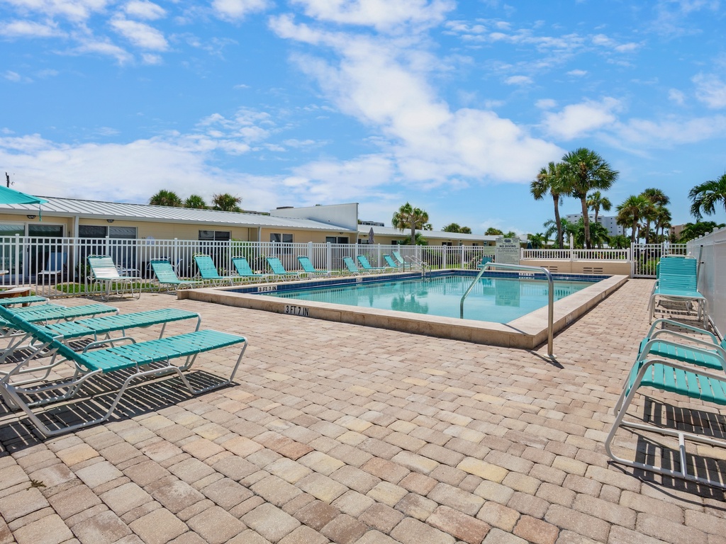 Jamaica Royale - Tropical Sands Accommodations