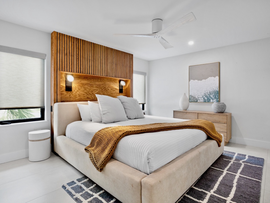 Sixth Bedroom, King bed