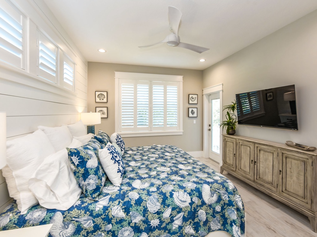 Primary Bedroom, Second Floor - King
