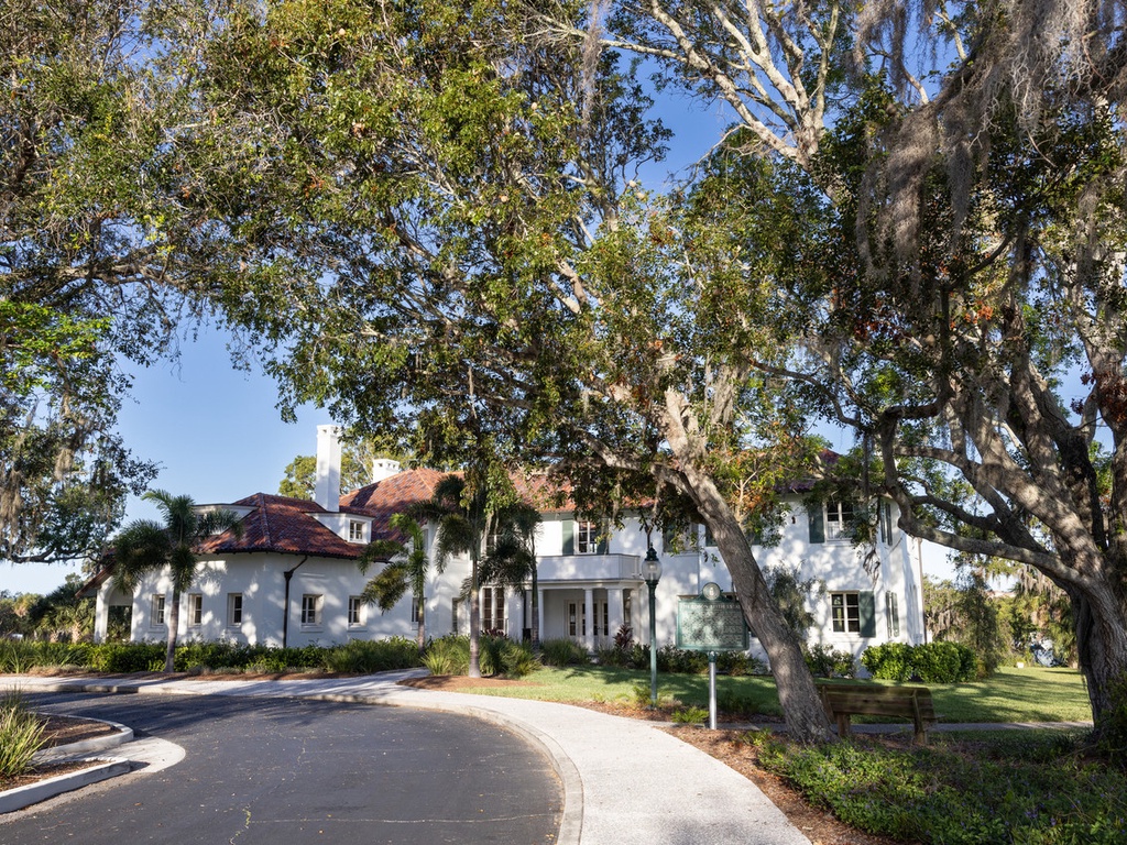 Quiet coastal neighborhood