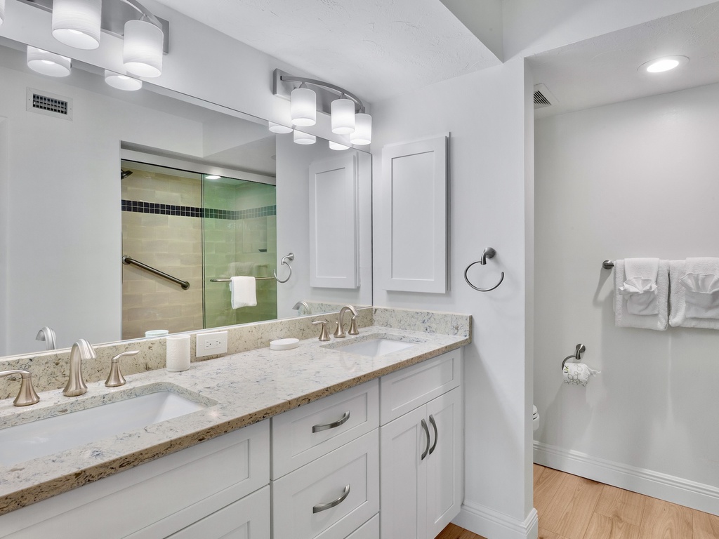 Midnight Cove II Unit 133 by Tropical Sands Accommodations