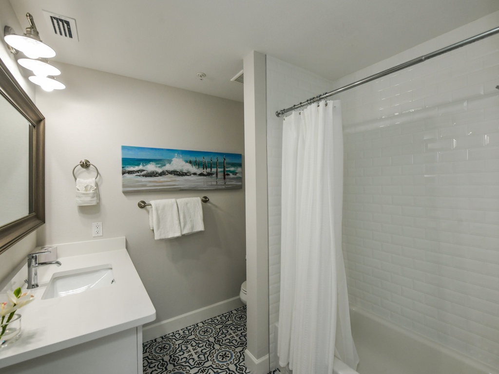 Third Bathroom - Ensuite, Shower/Tub Combo