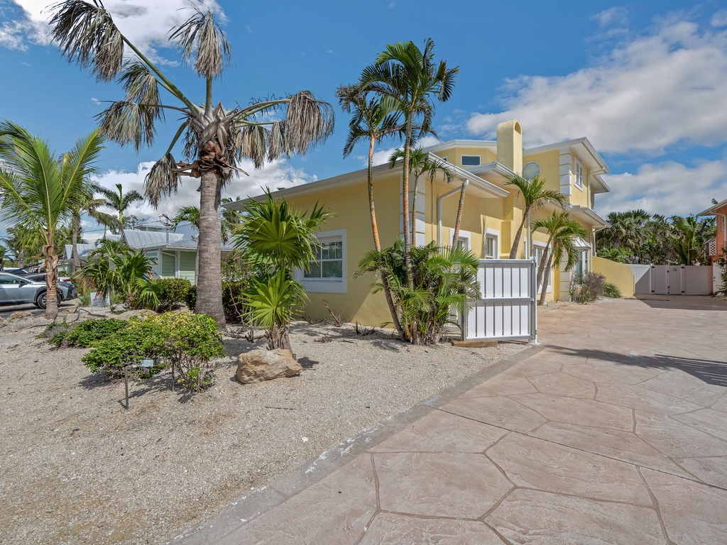 The Pool House Siesta Key Luxury Rental Properties