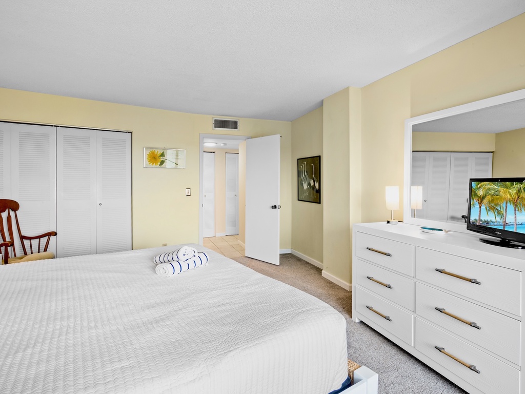 Harbor Towers Unit 501 by Tropical Sands Accommodations