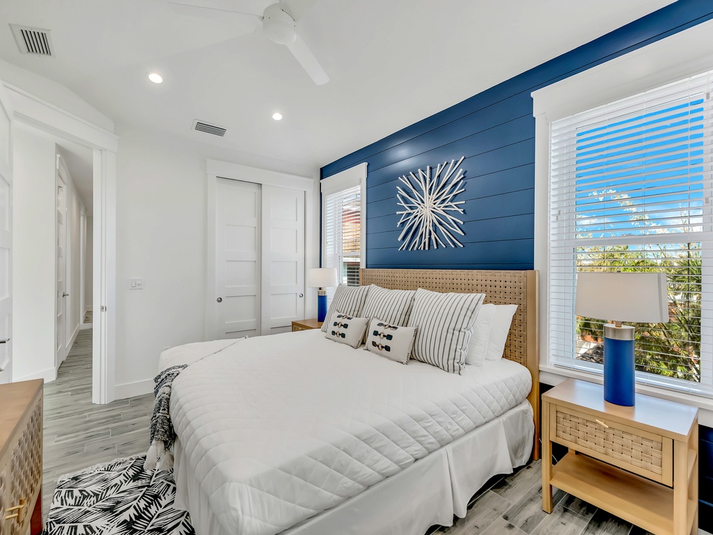 Additional Bedroom - King