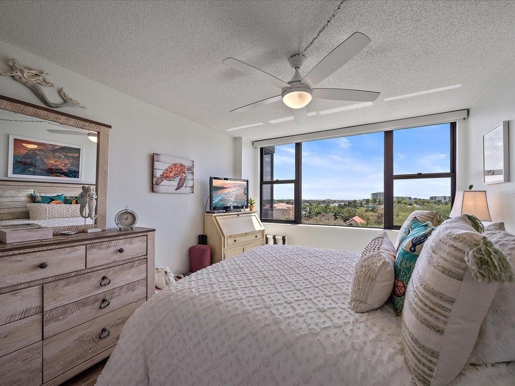 Primary Bedroom, King