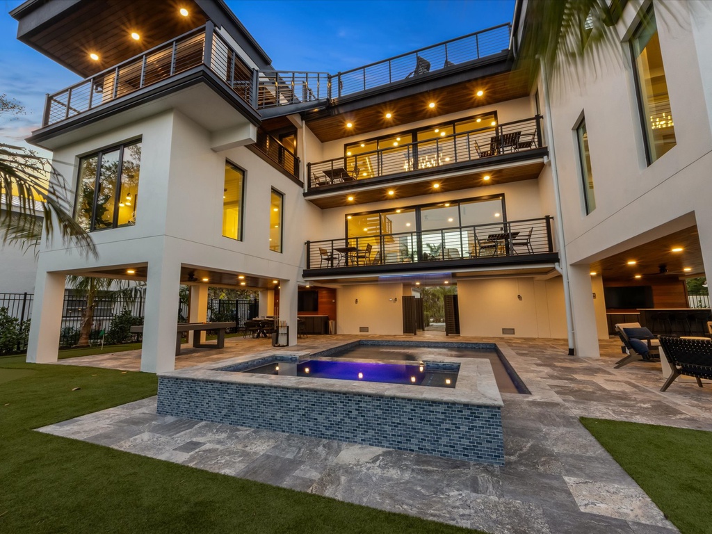 Lido Luxe Estate by Lido Key Vacations