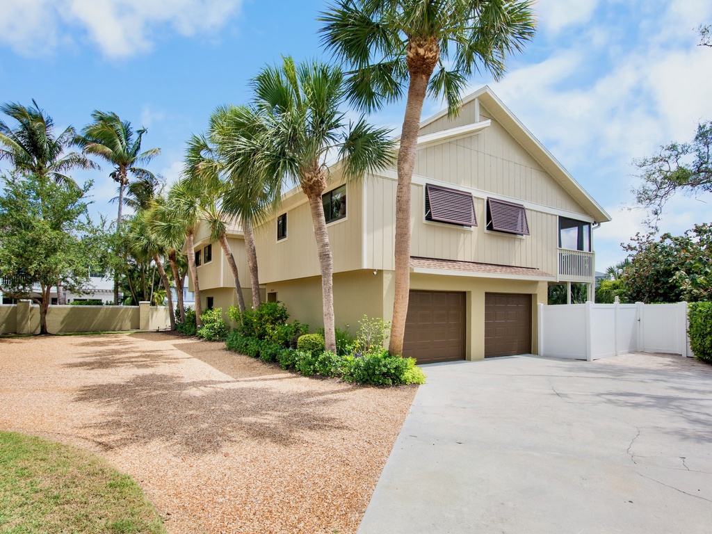 The Midnight Turtle by Siesta Key Luxury Rental Properties
