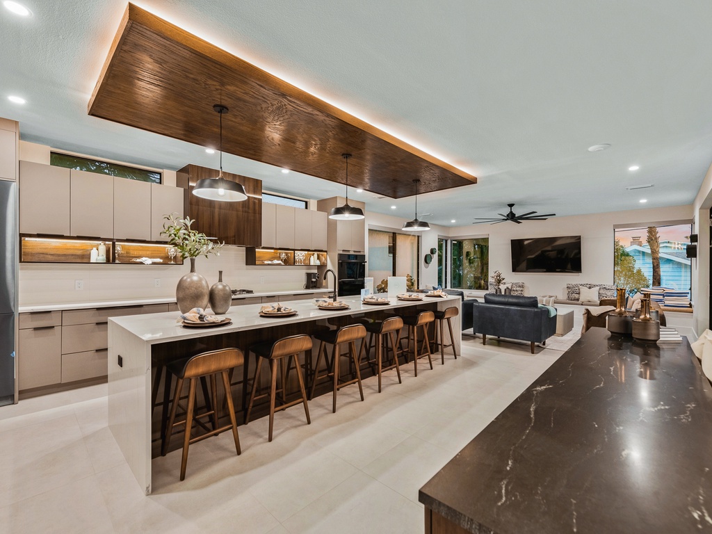 Knot A Basic Beach House - Lido Key Vacations