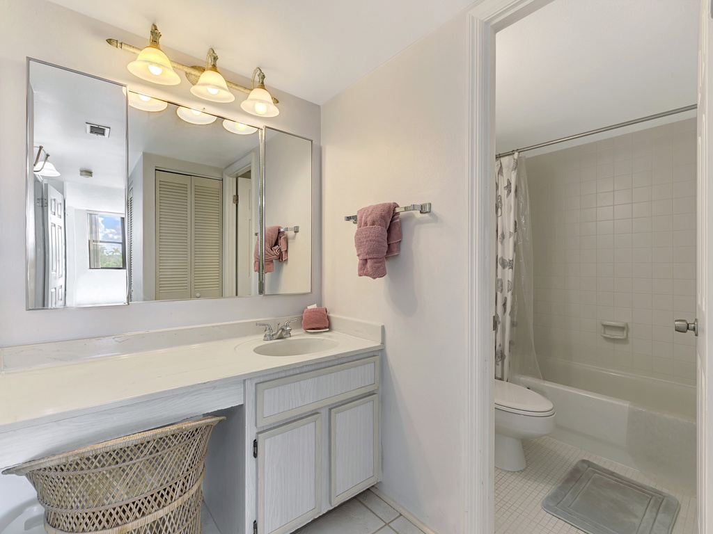 Primary Bathroom, Ensuite