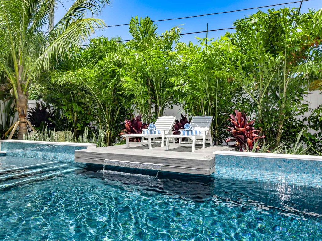 Private Pool with Sun Loungers