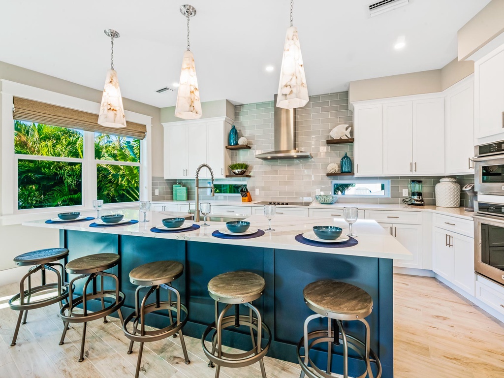 Breakfast Bar Seating for 5