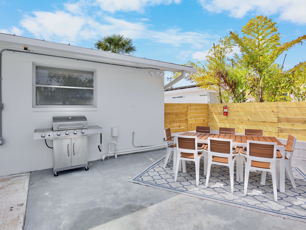 Outdoor Dining, Outdoor Grill